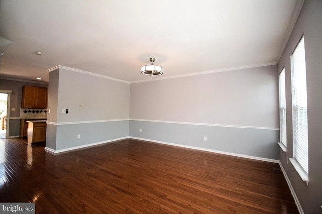 6413 Mccoy Rd, Centreville, VA 20121 - photo 4