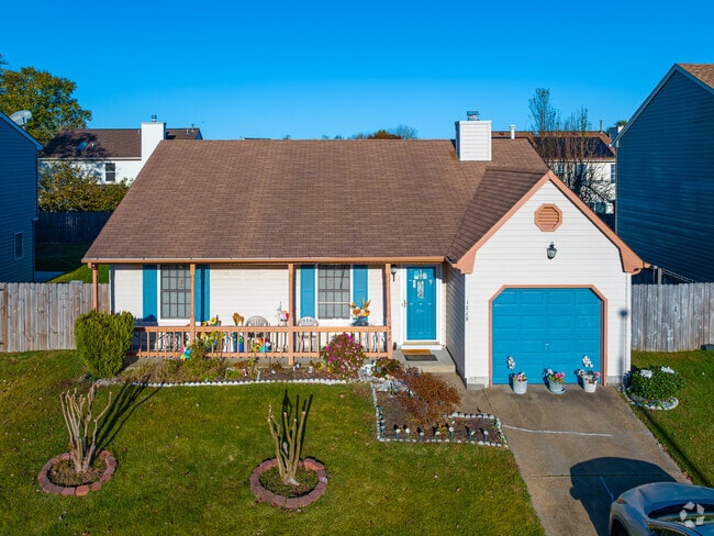 Many Landstown homes have unique blends of color to show their artistic side.