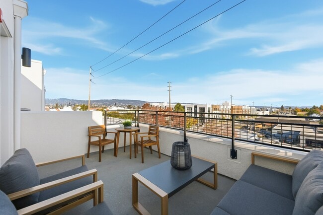 1665 Ellen Craig Ave, Alameda, CA 94501 - photo 4