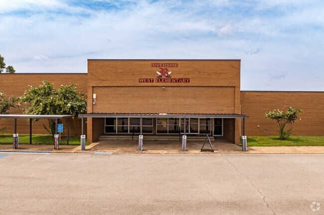 Riverside West Elementary
