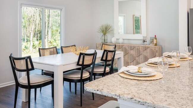 372 Tiliwa St, Summerville, SC 29486 - photo 5