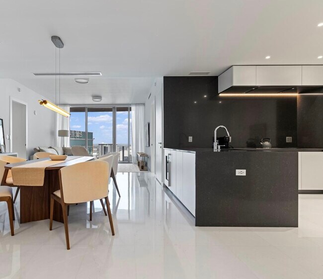 Aston Martin Residences unit 4509, Miami, FL 33131 - photo 3