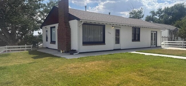 1308 High St, Rawlins, WY 82301 - photo 2