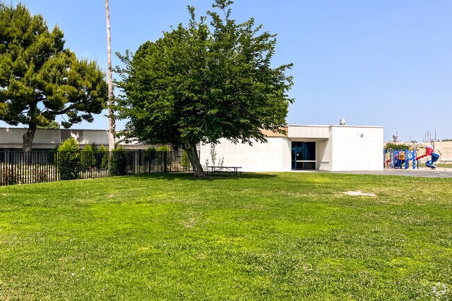 Glenview Elementary School has green spaces for active Orange County students.