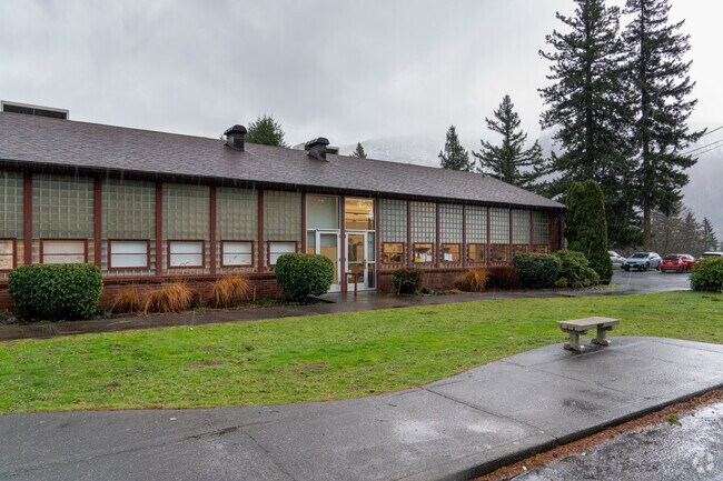 A close up of Skamania Elementary School.