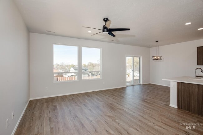 2526 W Fallon Loop, Nampa, ID 83651 - photo 5