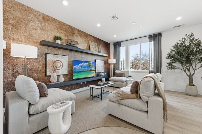 1665 Ellen Craig Ave, Alameda, CA 94501 - photo 2