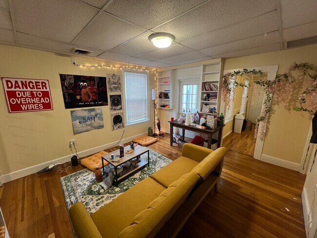 363 Beacon St unit 2, Somerville, MA 02143 - photo 2
