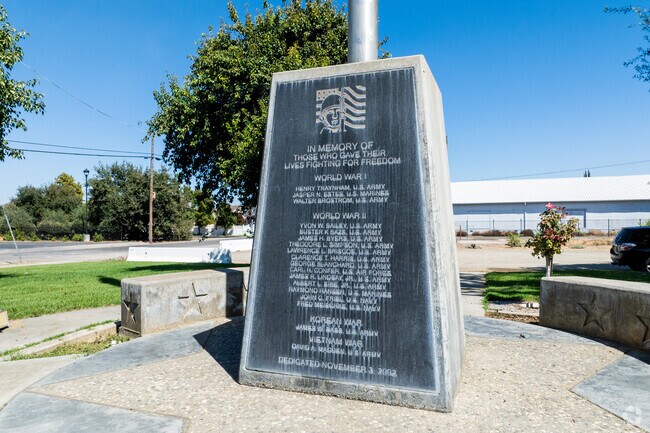 The veterans memorial at LaVanche Hursh Park honors local service members with dignity.
