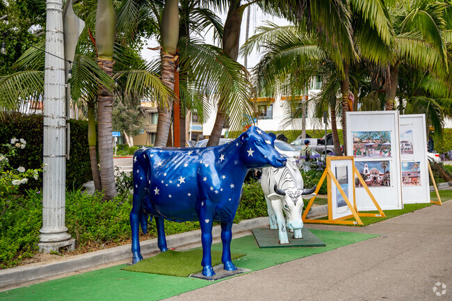 Avenida La Playa features art and sculptures along the way to the beach near Hidden Valley.