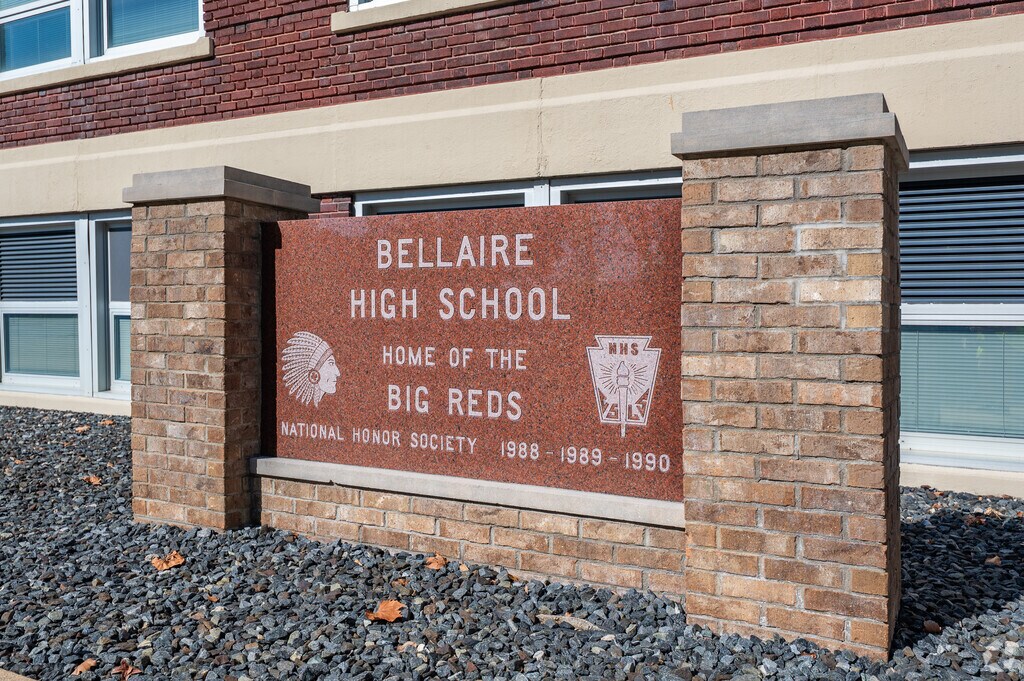 Bellaire High School is home of the Big Reds.