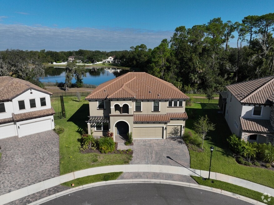 291 Mossy River Ct, Brandon, FL 33511 - photo 2