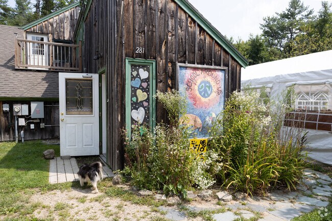 The School Around Us is located in Kennebunk, Maine.