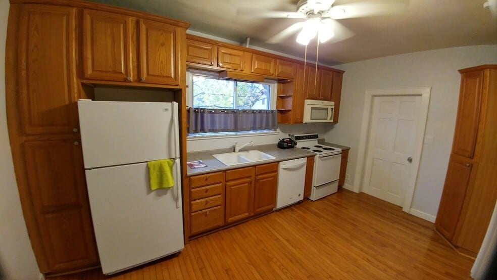 1016 Morrison Ave unit 1st, Saint Joseph, MI 49085 - photo 1