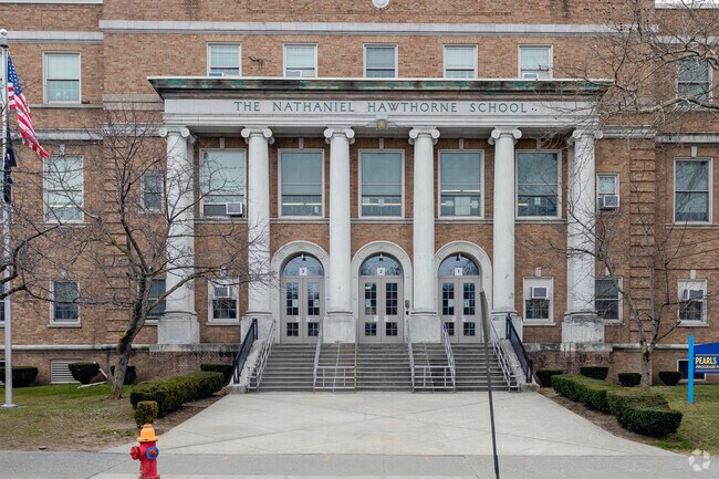 Pearls Hawthorne School Entrance