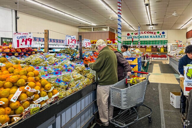 206 Farmers Market has a large selection of produce in Hillsborough, NJ.