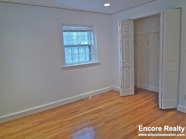 75 Wyman St unit 9, Waban, MA 02468 - photo 3