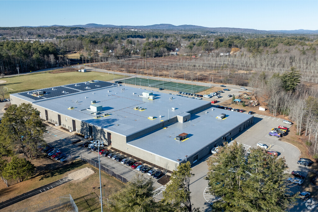 Bud Carlson Academy is a public school in Strafford County for grades 9-12.