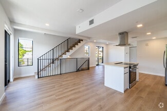 1376 SW 4th St, Miami, FL 33135