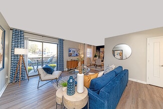 610 Paradise Ct, Greenwood, IN 46143