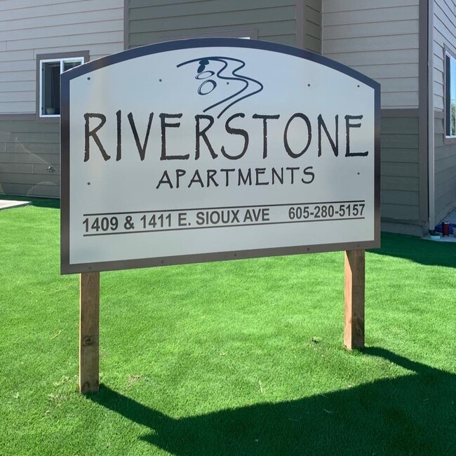 1411 E Sioux Ave unit H, Pierre, SD 57501 - photo 2