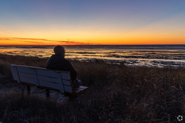 Enjoy the beautiful sunsets at the beach on the Delaware Bay in the Villas.