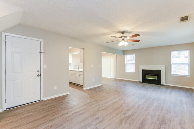 6375 E Windsor Ln, Norcross, GA 30093 - photo 5