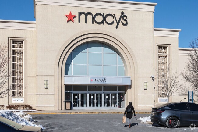 Bowie Town Center has all the retail shopping you could want near Pointer Ridge.