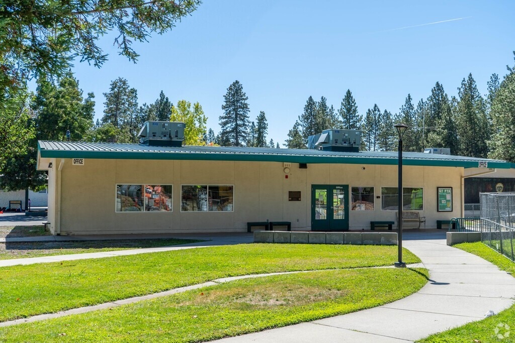 Georgetown Elementary School serves students in the El Dorado County community.