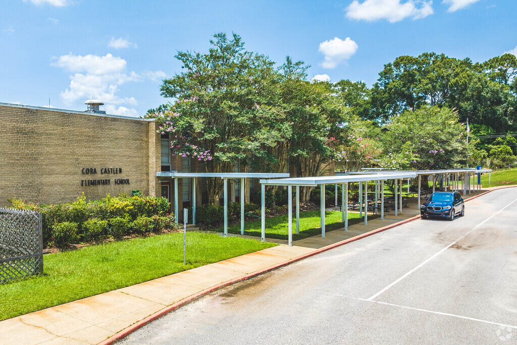 Cora Castlen Elementary School serves students from kindergarten through fifth grade.