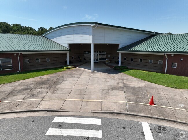 Huntsville Elementary School has about 400 students in grades PK, K-5.