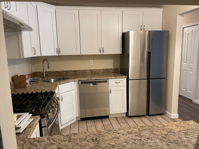 86 Willow Ct unit Society Hill I Hamil, Trenton, NJ 08619 - photo 3