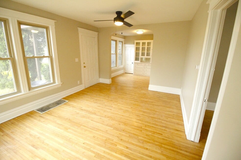 Livingroom and dining room
