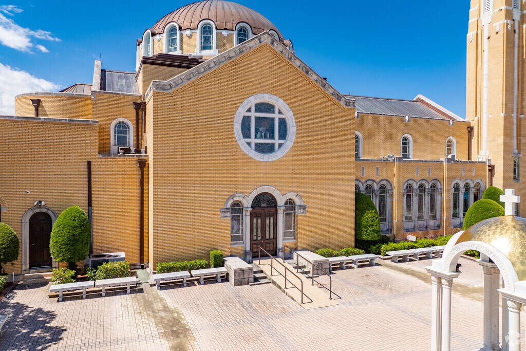 St. Nicholas Greek Orthodox Parochial hosts studunts from grade K-5.