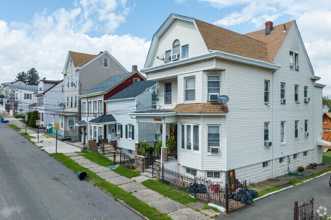 Homes date back to the turn of the 20th century in Old Great Falls.