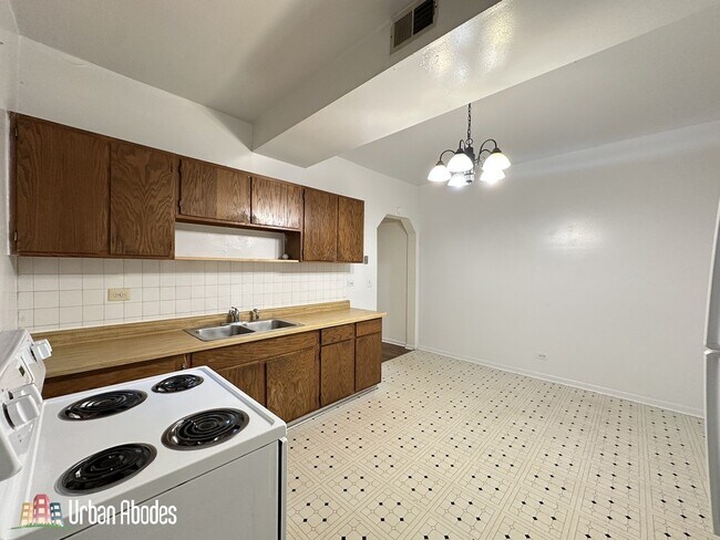 3147 W Medill Ave unit A01C, Chicago, IL 60647 - photo 5