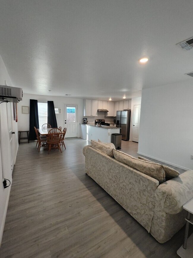 12911 Chinali Springs, Saint Hedwig, TX 78152 - photo 4