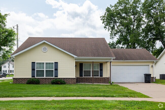 Single-story ranch homes are a common sight in West Central Rock Island.