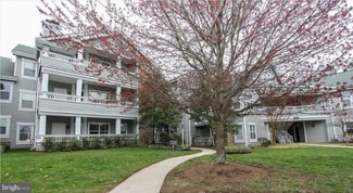 13058 Autumn Woods Way Unit 305, Fairfax, VA 22033