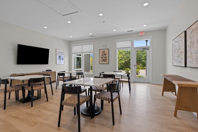 23-web-or-mls-4349 Morning Mist Dr HDR 015.jpg