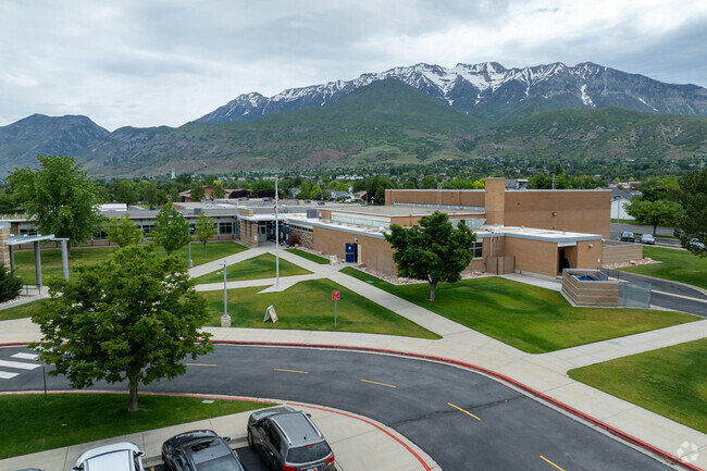 Windsor Elementary is located in the Windsor neighborhood.
