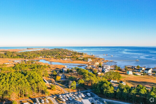 The Mobjack Bay offers Achilles/Browns Bay residents many watersport opportunities.