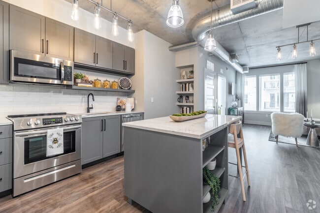 1BR, 1BA - 727SF