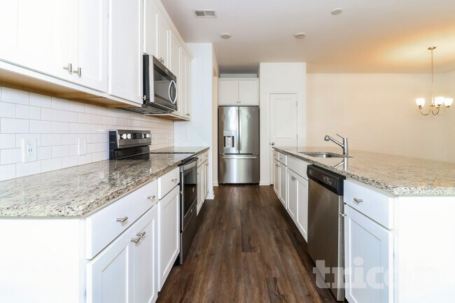 2260 Rosemary Park Ln, Lawrenceville, GA 30046 - photo 4