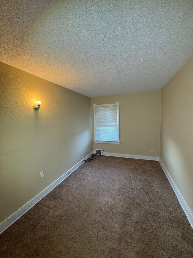 1380 Berdan Ave, Toledo, OH 43612 - photo 7