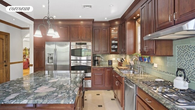 6039 Huxley Ave, Bronx, NY 10471 - photo 2