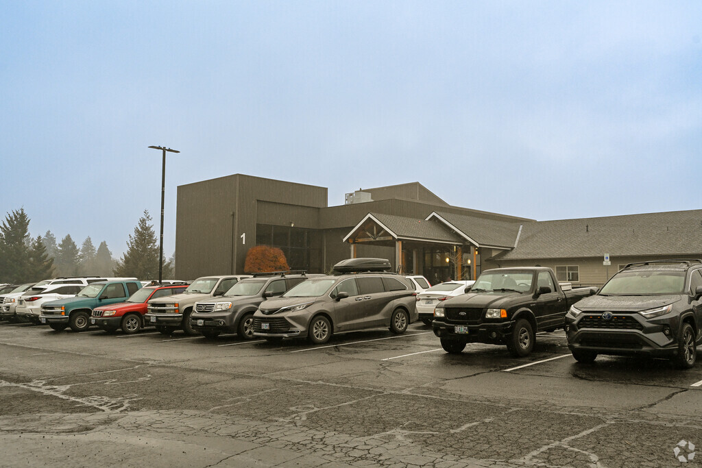 Crosshill Christian School provides education in the neighborhood of 
Outlying Marion County.