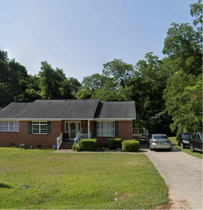 2575 Recreation Rd, Macon, GA 31217