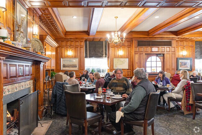 Hawthorne Hotel Tavern near Salem Common provides classic dining in a historic setting.