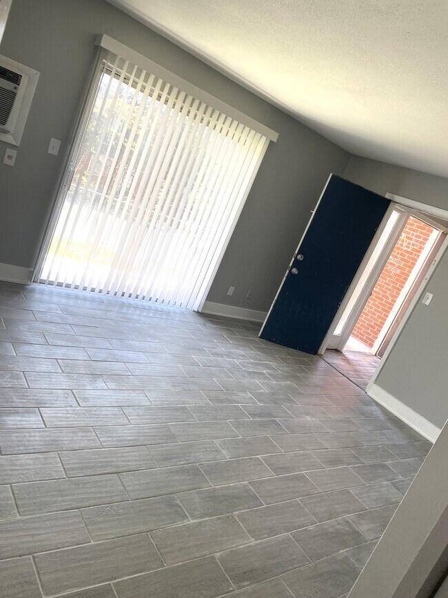 Avera Ave Apartments, Winston Salem, NC 27106 - photo 4